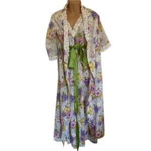 Vintage LeVoys 60’s/70’s Floral Bliss Nightgown and Robe M